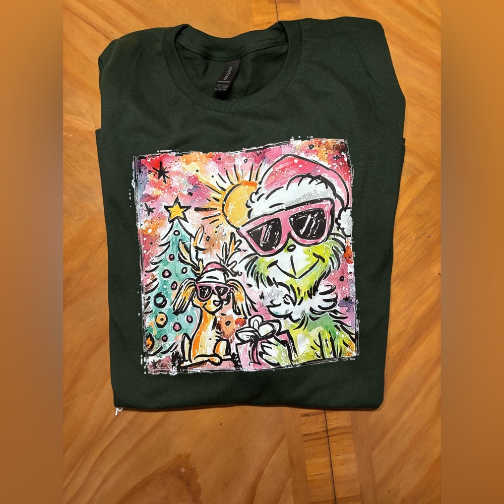 AFTER HOLIDAY NEW Christmas Green Graphic T-Shirt